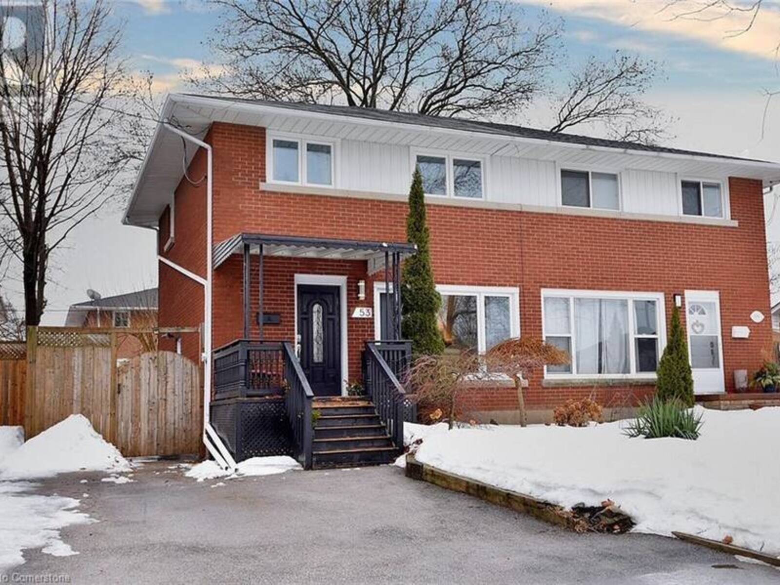 53 THOMPSON Avenue, Thorold, Ontario L2V 2N2