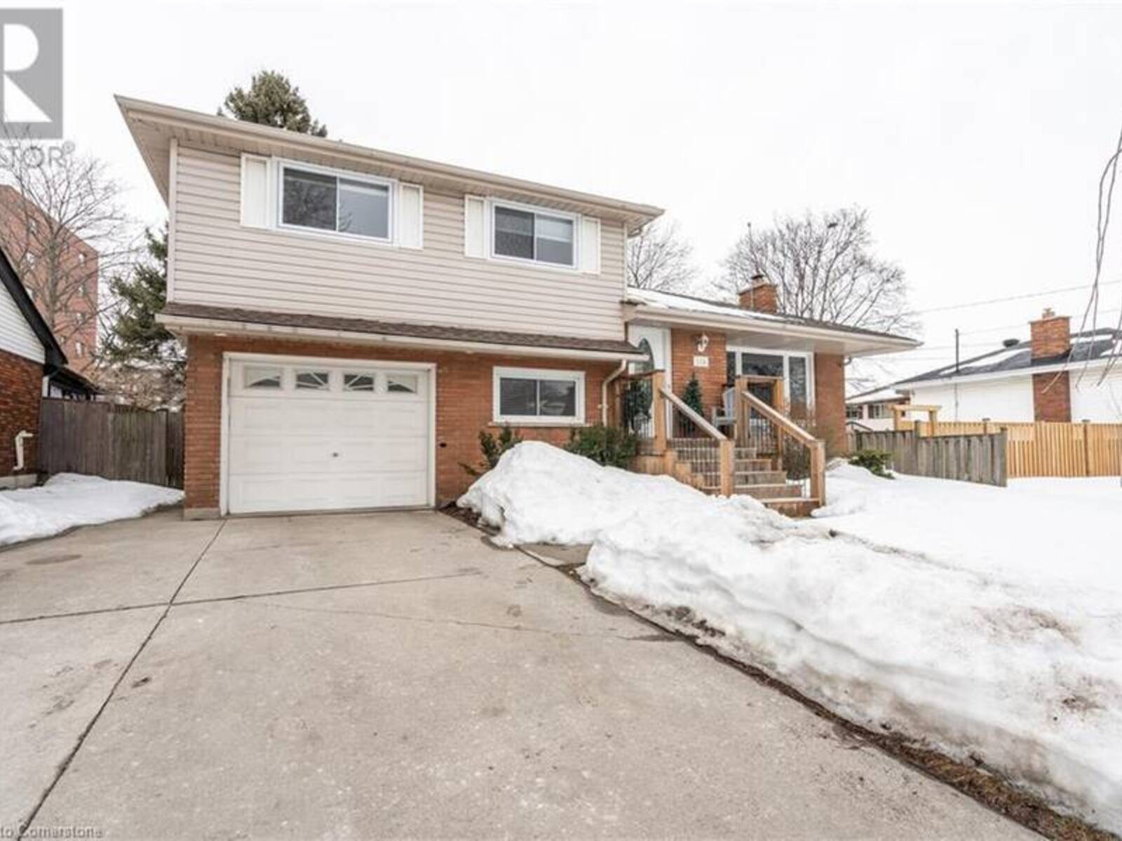 118 PRINCETON Drive, Hamilton, Ontario L8T 4B7