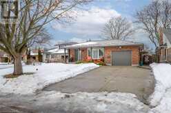 8 WOODGARDEN Court | St. Catharines Ontario | Slide Image Two