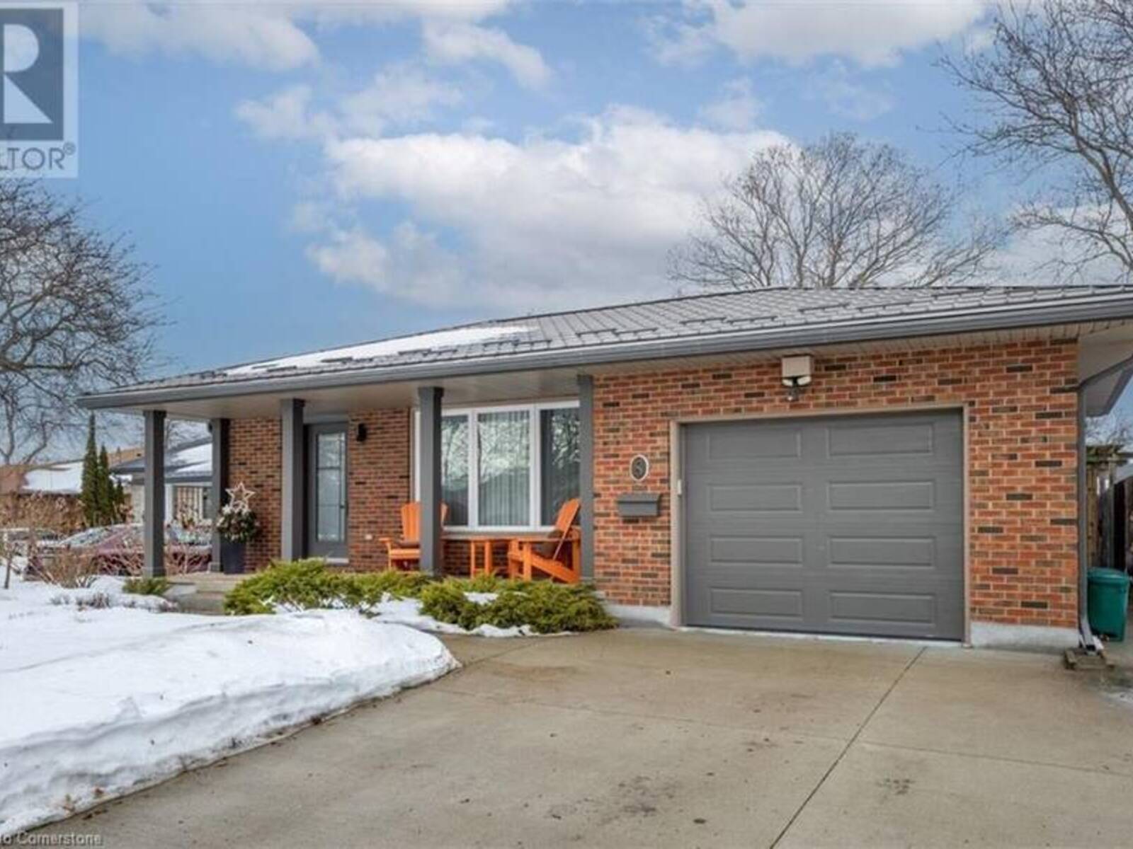 8 WOODGARDEN Court, St. Catharines, Ontario L2M 7C9