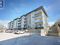 16 MARKLE Crescent Unit# 409 Ancaster Ontario, L9G 0H4