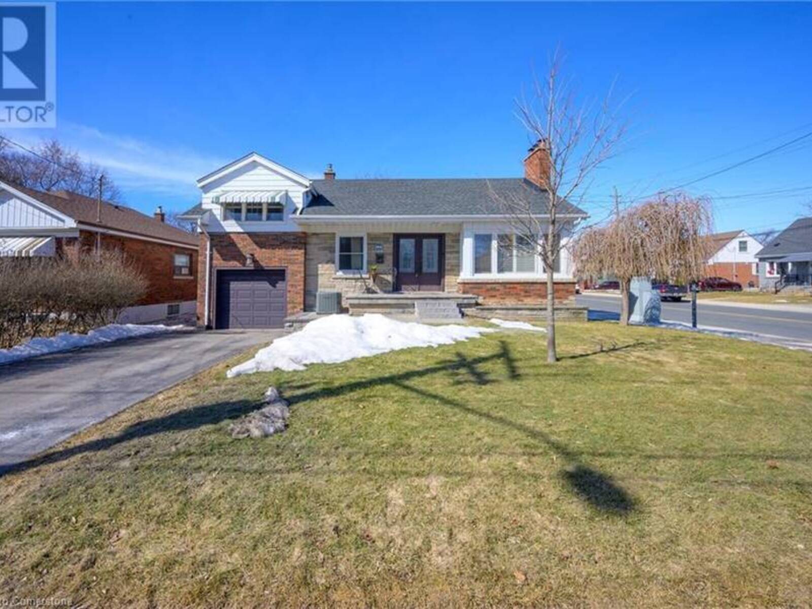 384 UPPER OTTAWA Street, Hamilton, Ontario L8T 3T1