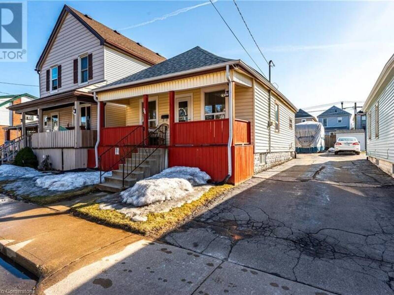 34 MAYFLOWER Avenue, Hamilton, Ontario L8L 2K4