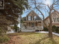 27 OAK Street Grimsby Ontario, L3M 3G4