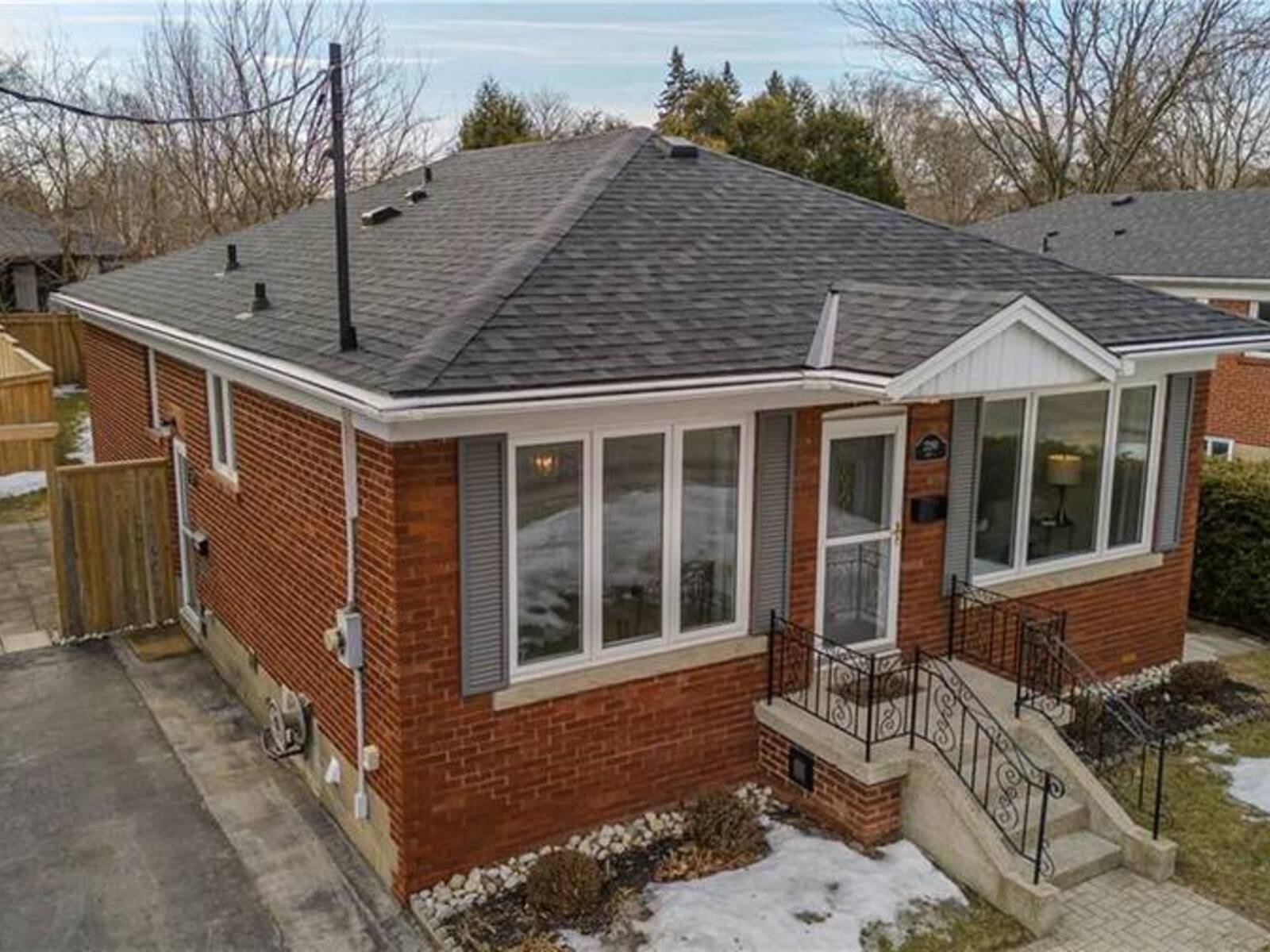 2290 WOODWARD Avenue, Burlington, Ontario L7R 1T6