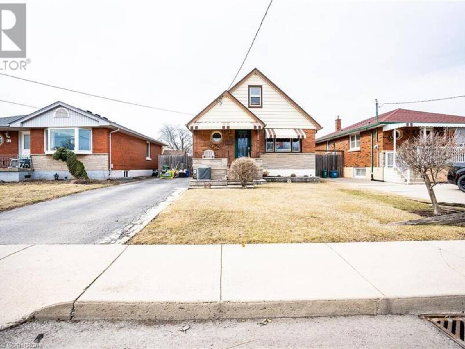 21 SHYNAL Avenue, Hamilton, Ontario L8H 6J9