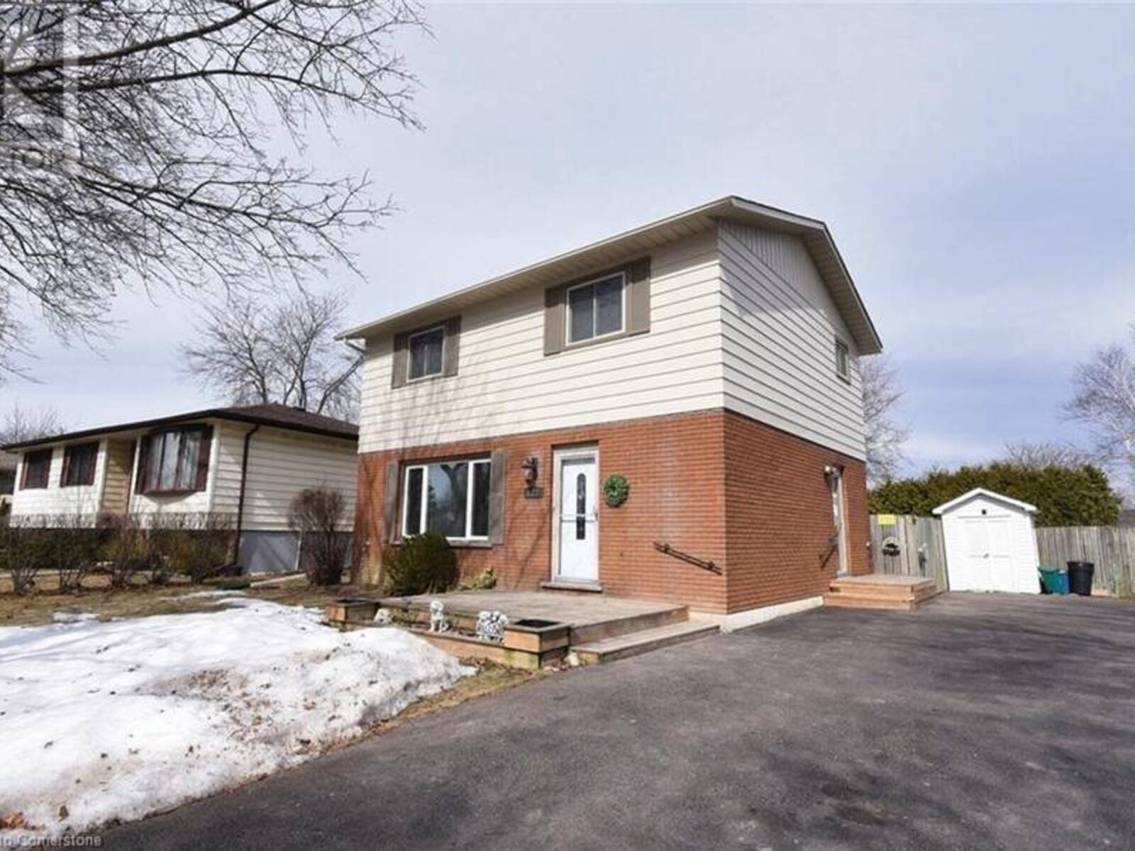 127 BRITTEN Close, Hamilton, Ontario L9C 4K1