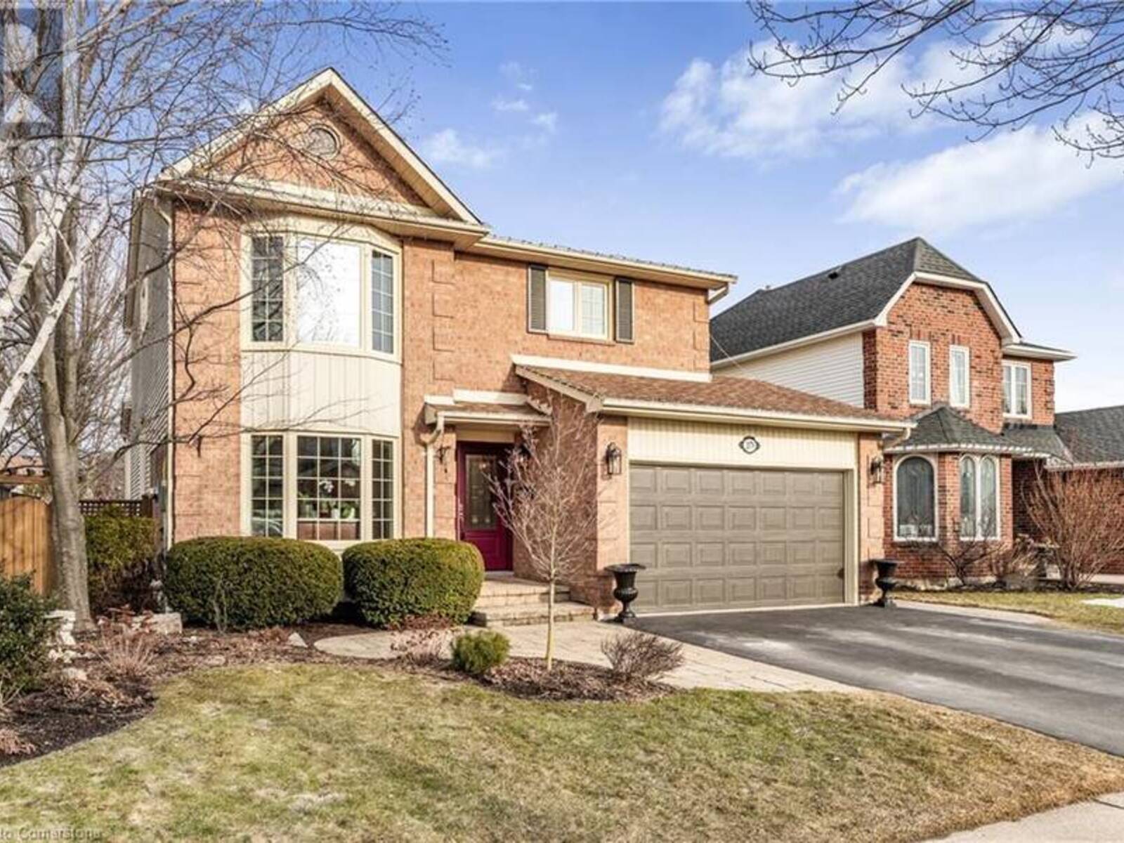 2079 HUNTERS WOOD Drive, Burlington, Ontario L7M 2T1