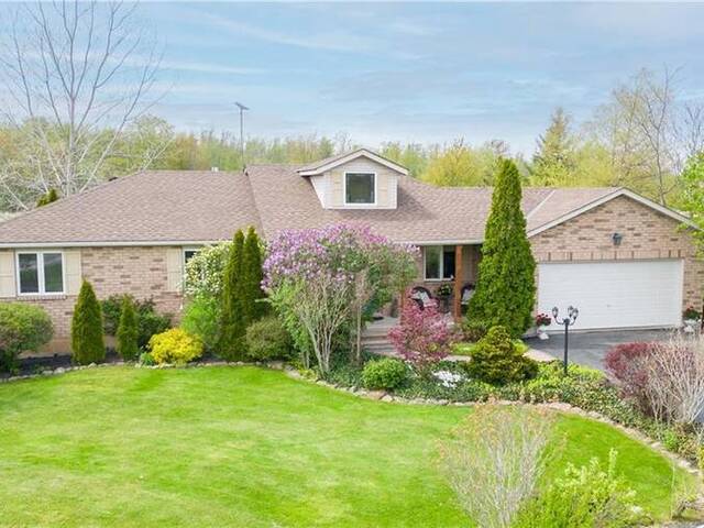 390 MOUNTAIN Road Grimsby Ontario, L3M 4E7 - 4 Bedrooms Home For Sale