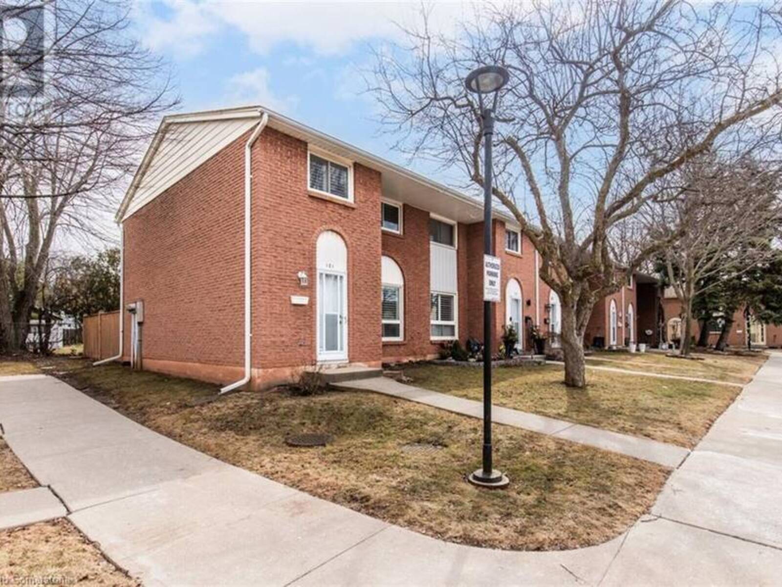 150 GATESHEAD Crescent Unit# 101, Hamilton, Ontario L0R 1B3