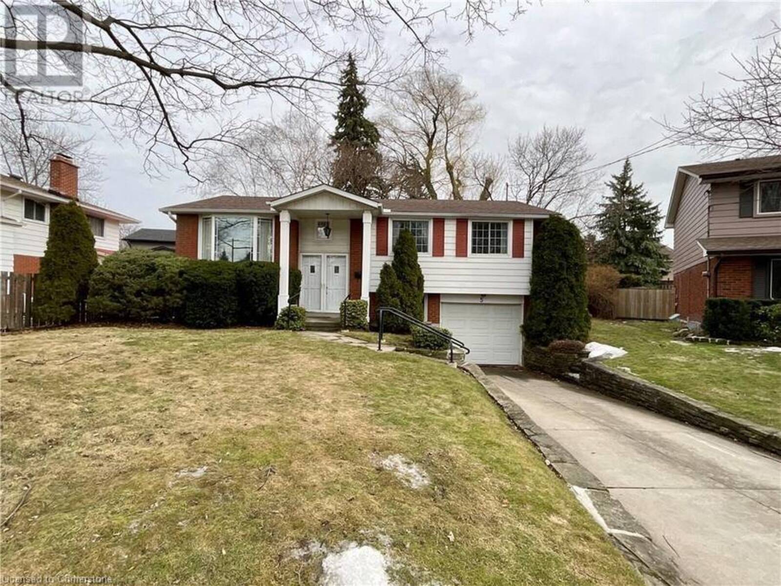 5 SAN DIEGO Court, Hamilton, Ontario L9C 5M2