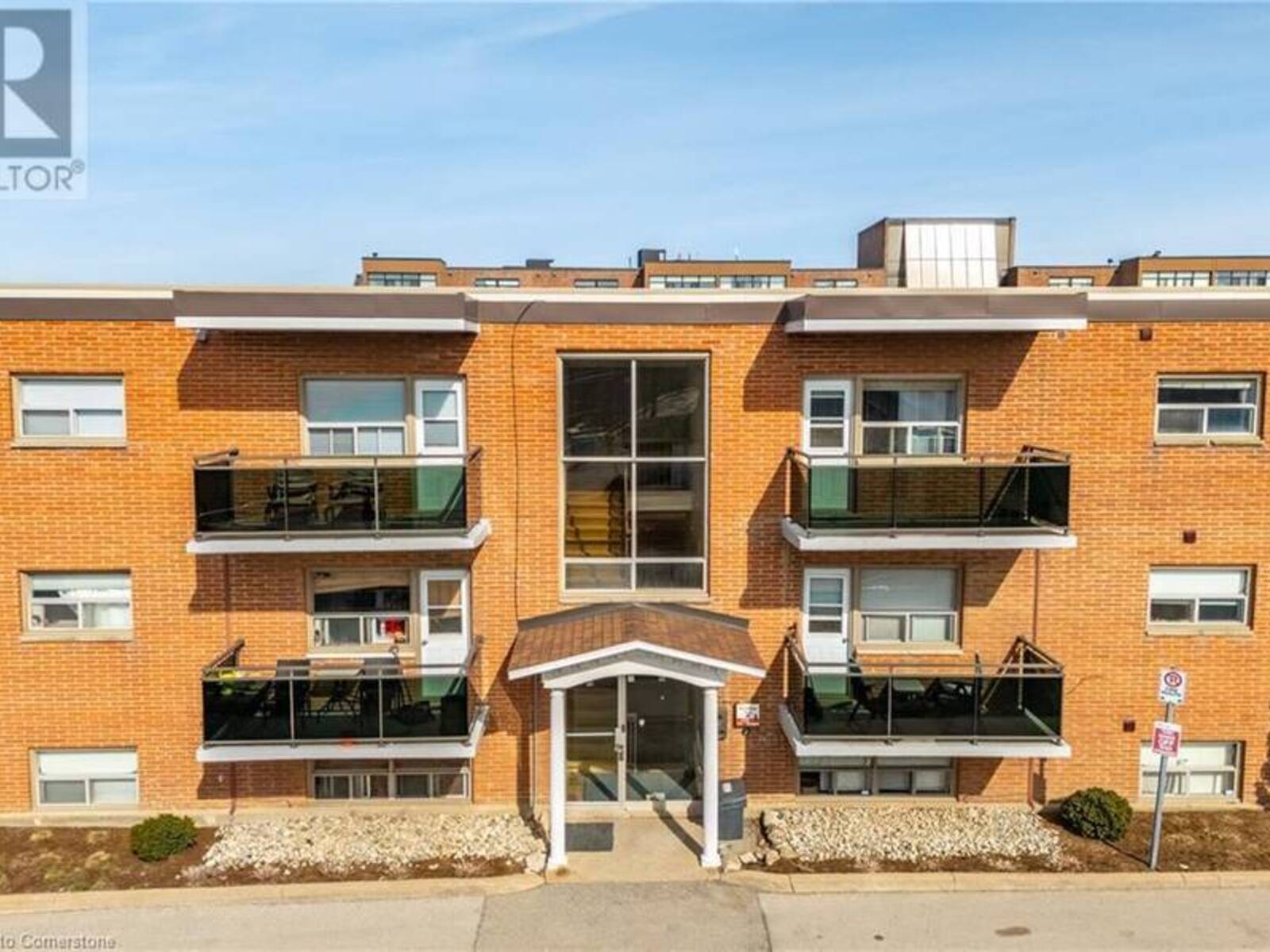 264 OAKDALE Avenue Unit# 102, St. Catharines, Ontario L2P 2K4