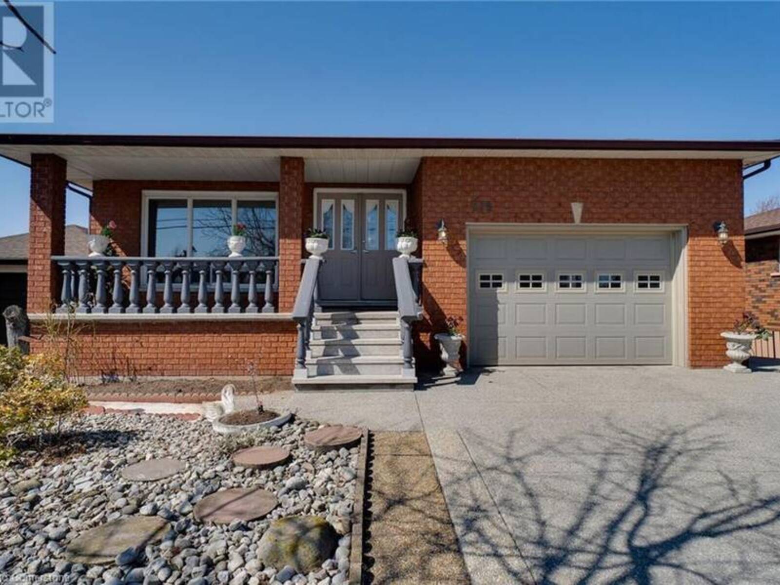 239 MILLEN Road, Hamilton, Ontario L8E 2G8