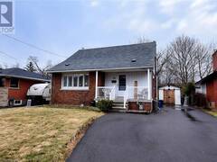 28 BLAND Avenue Hamilton Ontario, L8G 3R1