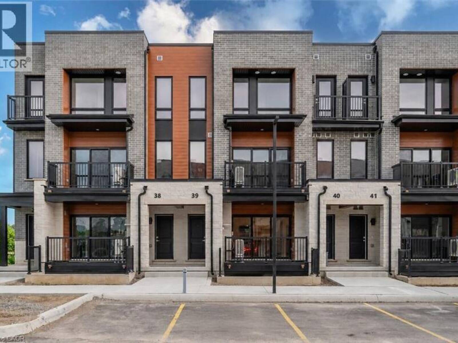 525 ERINBROOK Drive Unit# B039, Kitchener, Ontario N2E 0L4