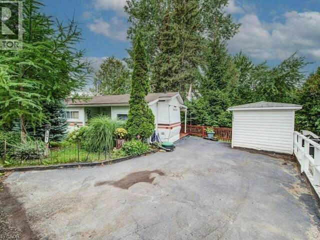 691 OAK Crescent Fergus Ontario, N1M 2W5 - 1 Bedroom Home For Sale