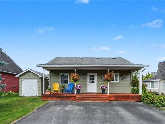 52 MADAWASKA Trail Wasaga Beach Ontario, L9Z 1X7 - 2 Bedrooms Home For Sale