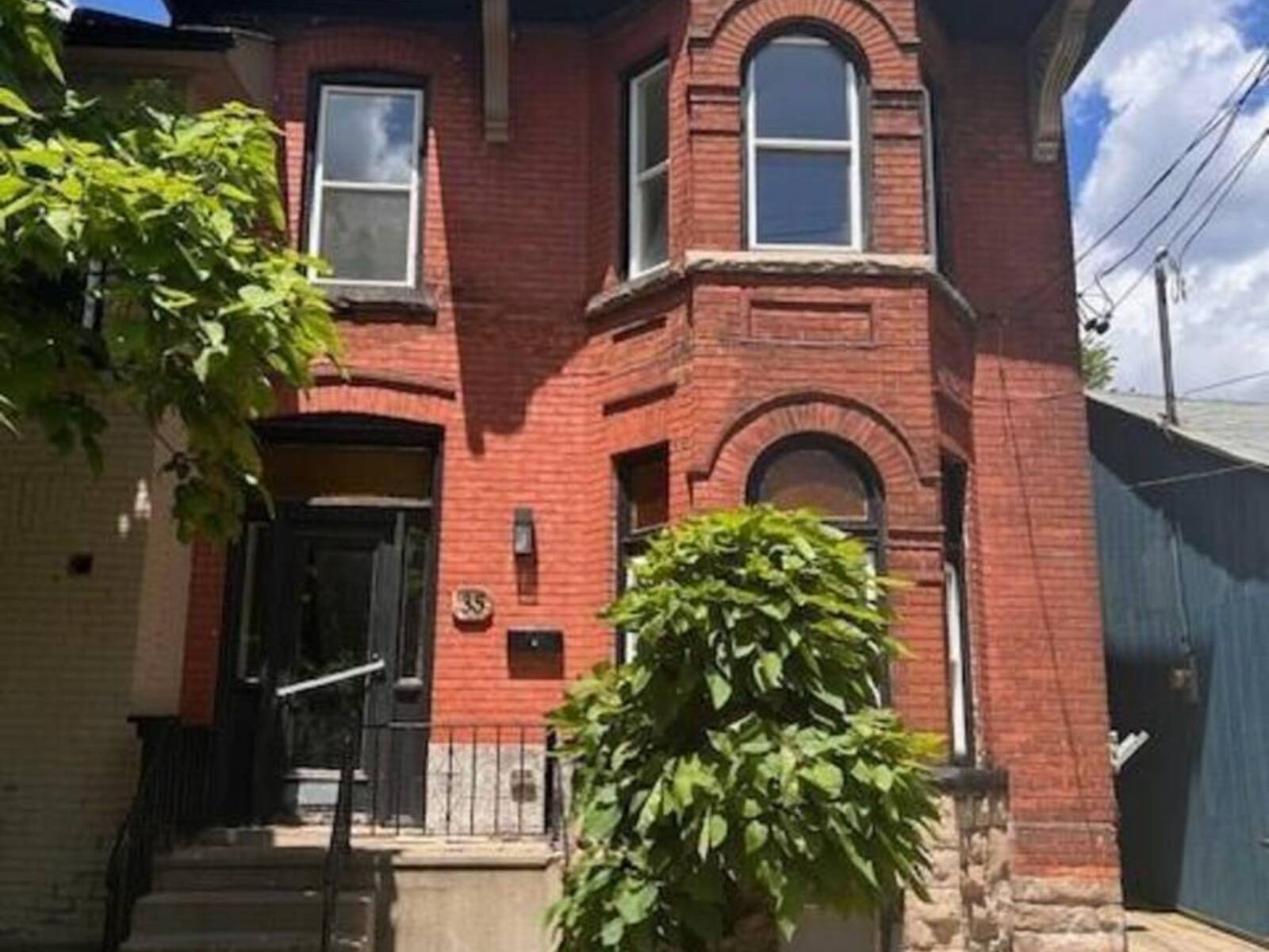 33-35 E WOOD Street E, Hamilton, Ontario L8L 3Y2