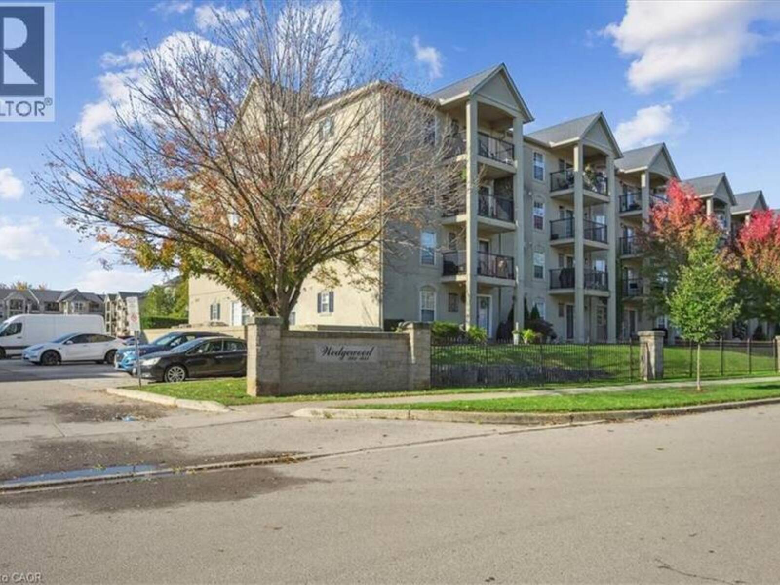 1431 WALKERS Line Unit# 301, Burlington, Ontario L7M 4P3