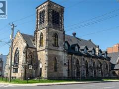 16 WEST Avenue S Hamilton Ontario, L8N 2S1