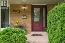 2033 SAXON Road | Oakville Ontario | Slide Image Three