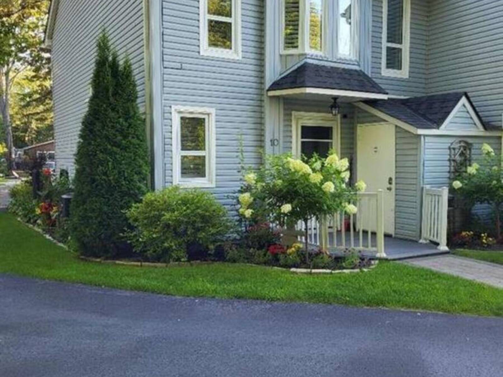 15 28TH Street N Unit# 10, Wasaga Beach, Ontario L9Z 2E3
