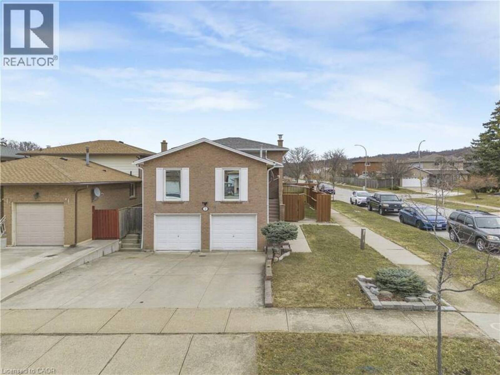 2 ENVOY Boulevard, Hamilton, Ontario L8G 4N1