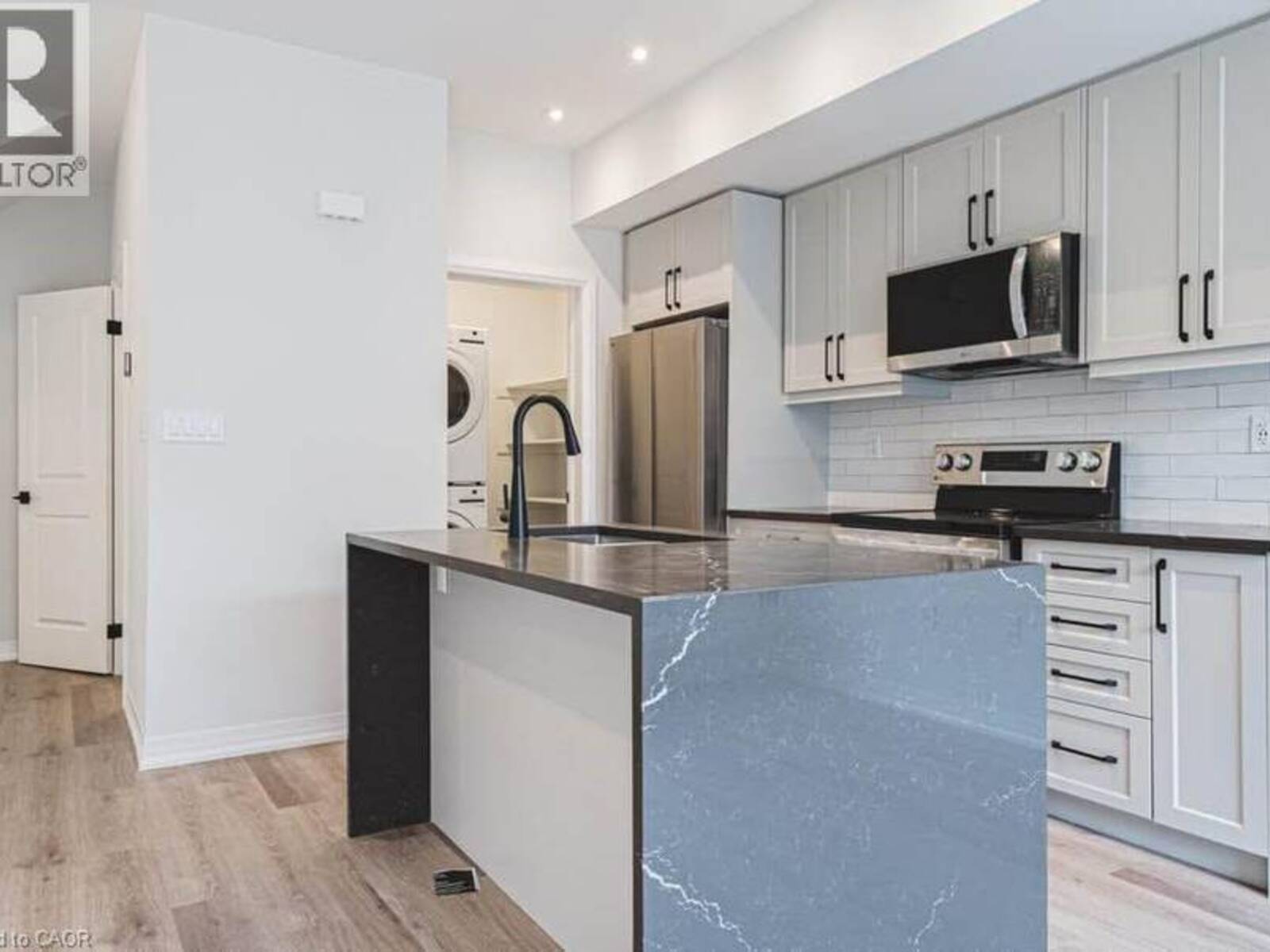 155 EQUESTRIAN Way Unit# 131, Cambridge, Ontario N3E 0E8