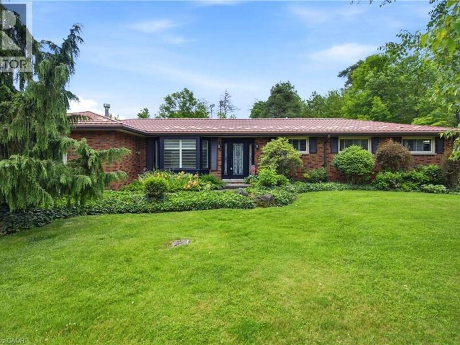 484 CONCESSION 11 Road E, Hamilton, Ontario L8B 1J1