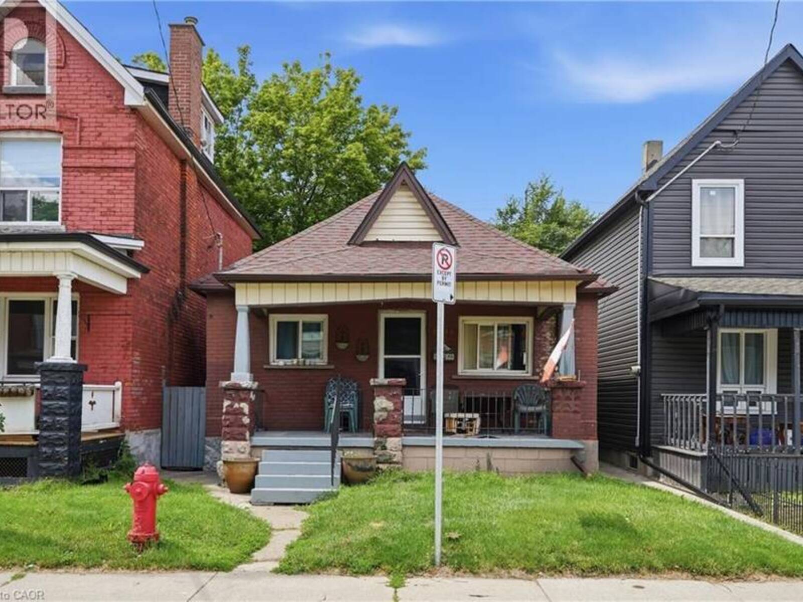 121 GIBSON Avenue, Hamilton, Ontario L8L 6J9