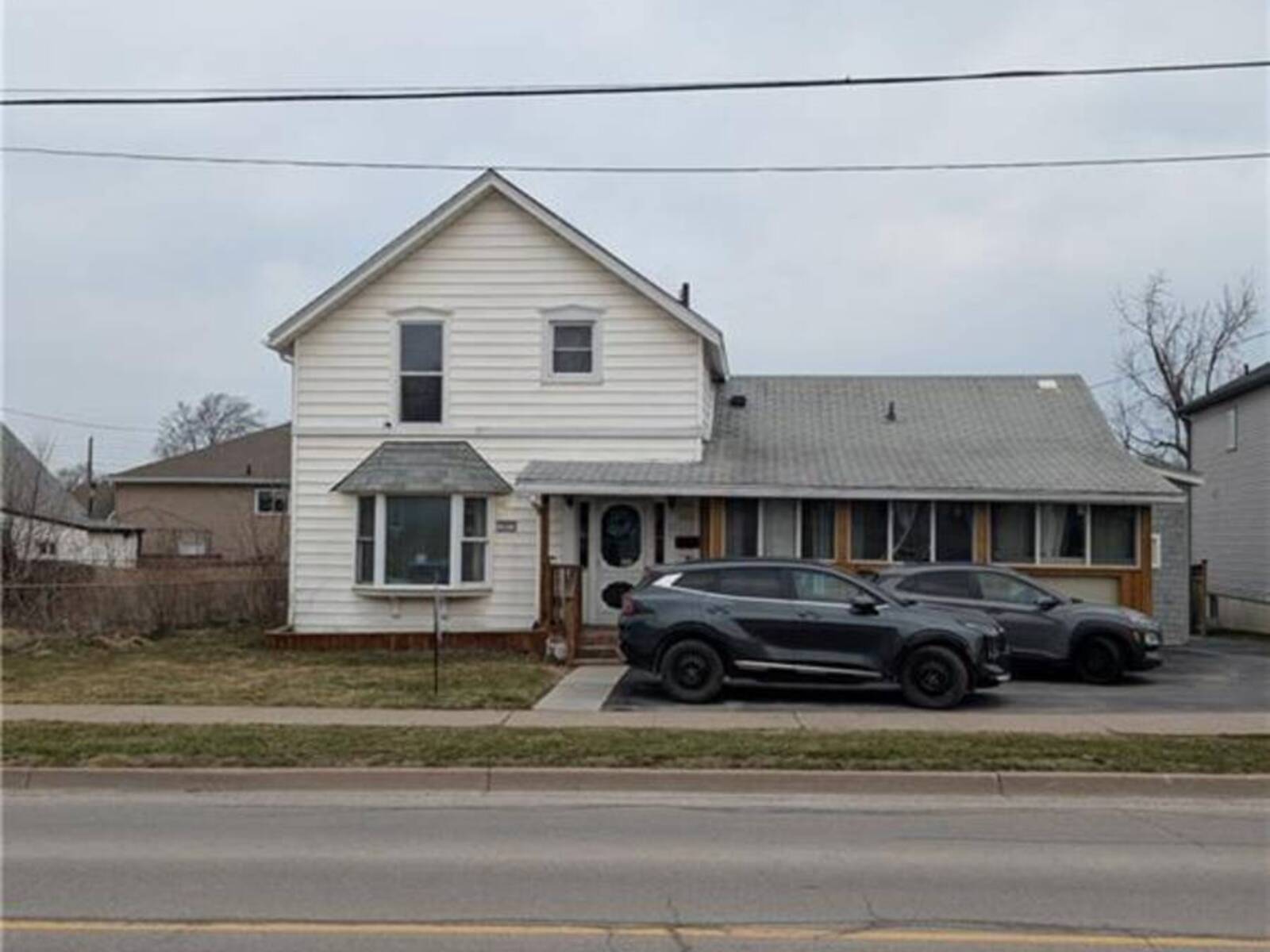 21 LINCOLN Avenue, St. Catharines, Ontario L2P 2C7