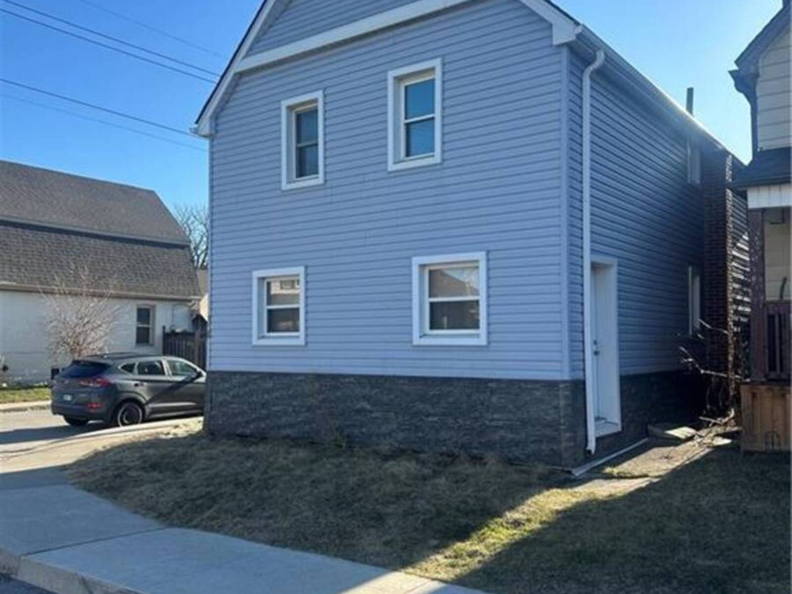 110 ROBINS Avenue, Hamilton, Ontario L8H 4N6