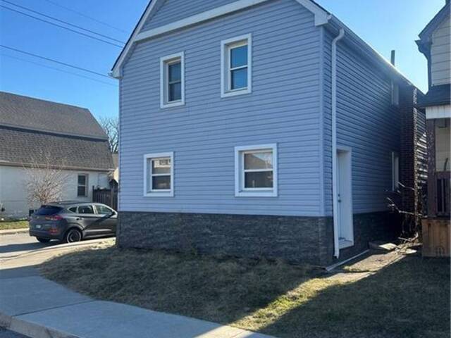 110 ROBINS Avenue Hamilton Ontario, L8H 4N6 - Multi-family Home For Sale