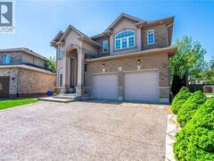 24 EDGECROFT Crescent Hamilton Ontario, L8J 3Y6