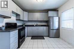 118 JULIAN Avenue | Hamilton Ontario | Slide Image Ten