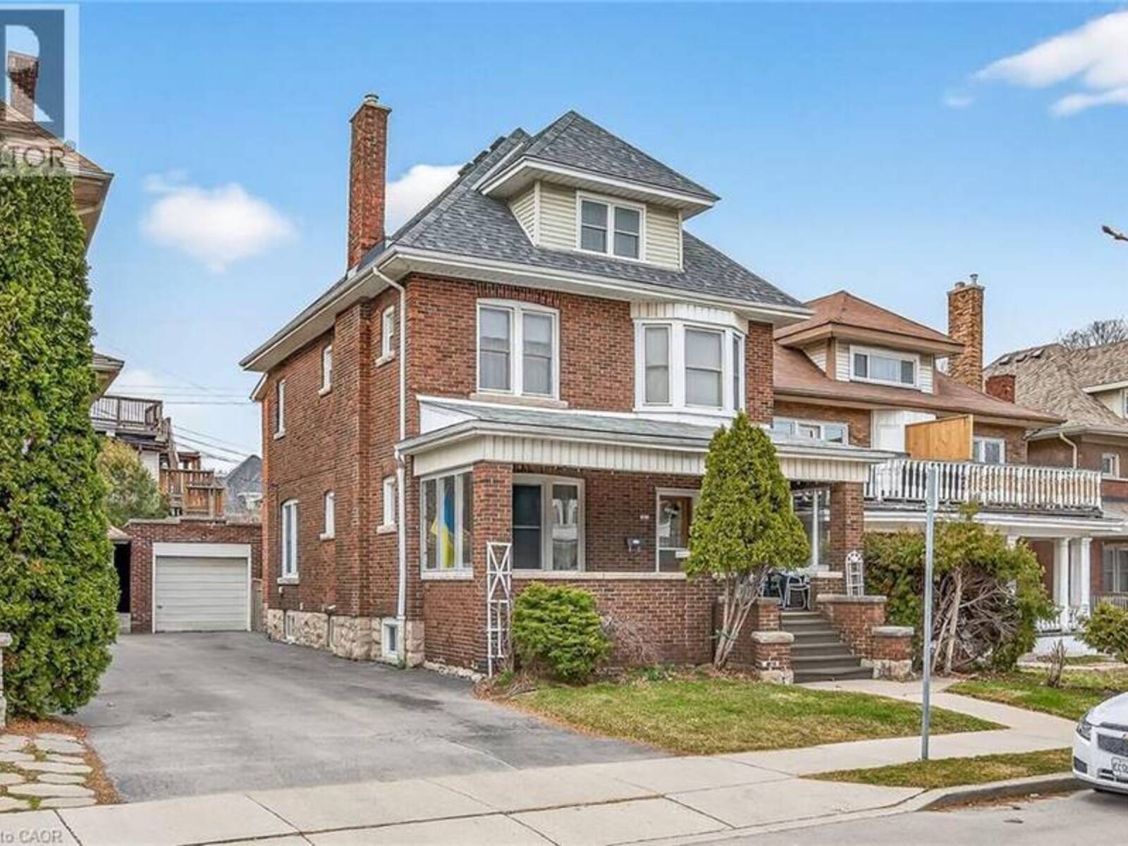 96 BARNESDALE Boulevard, Hamilton, Ontario L8M 2V6