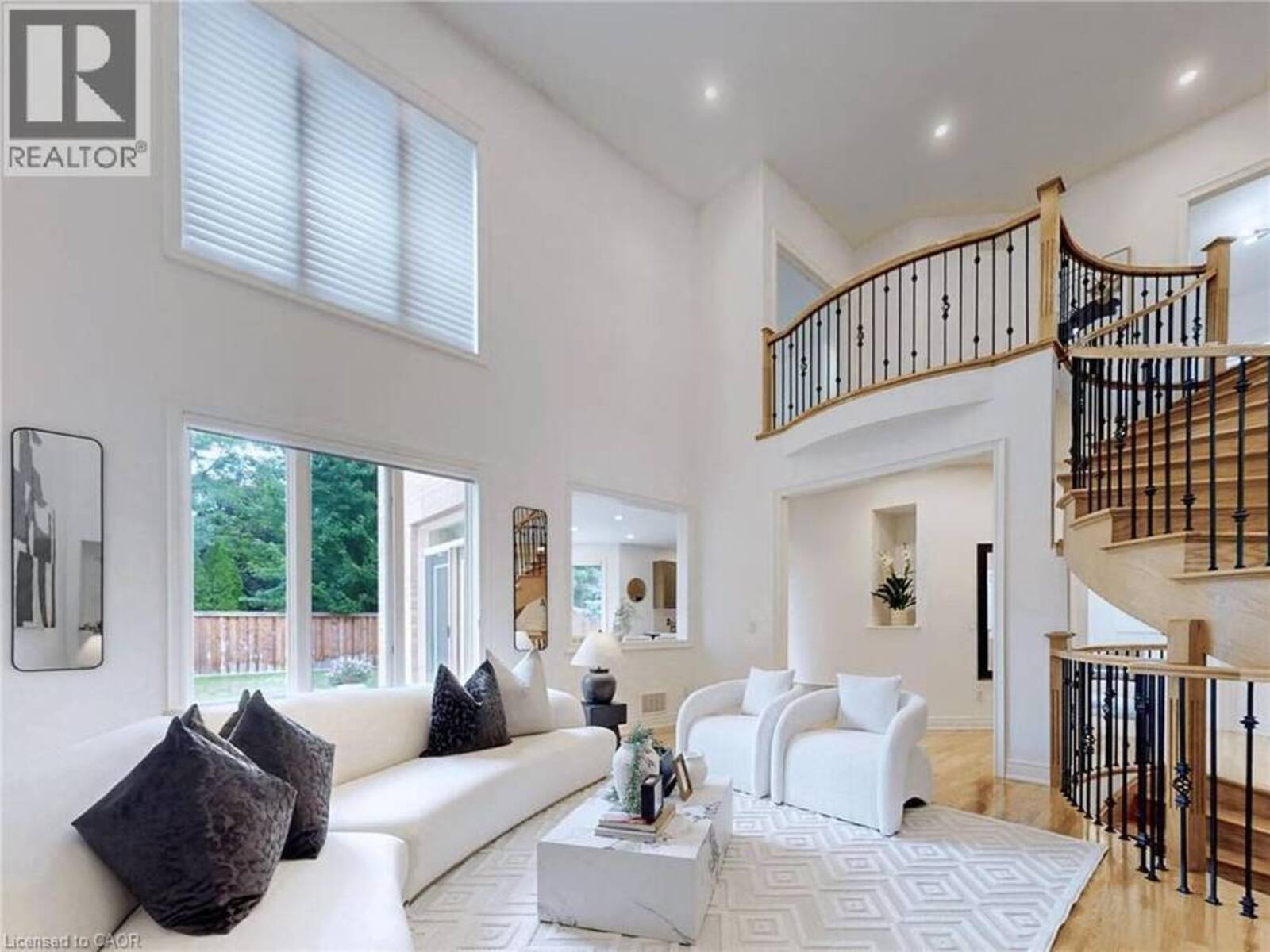 2238 LYNDHURST Drive, Oakville, Ontario L6H 7V4