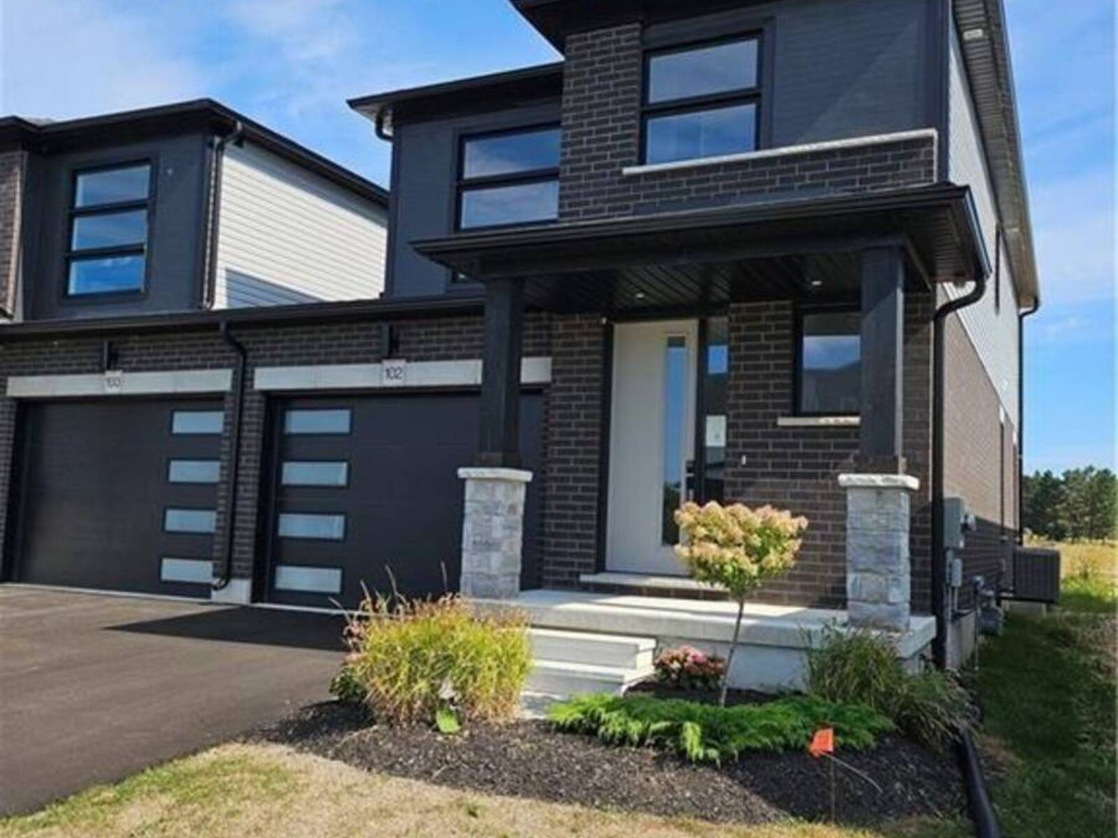 102 THACKERAY Way, Harriston, Ontario N0G 1Z0