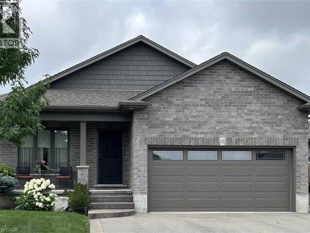 295 COURTLAND Street Delhi Ontario, N4B 0A7 - 4 Bedrooms Home For Sale