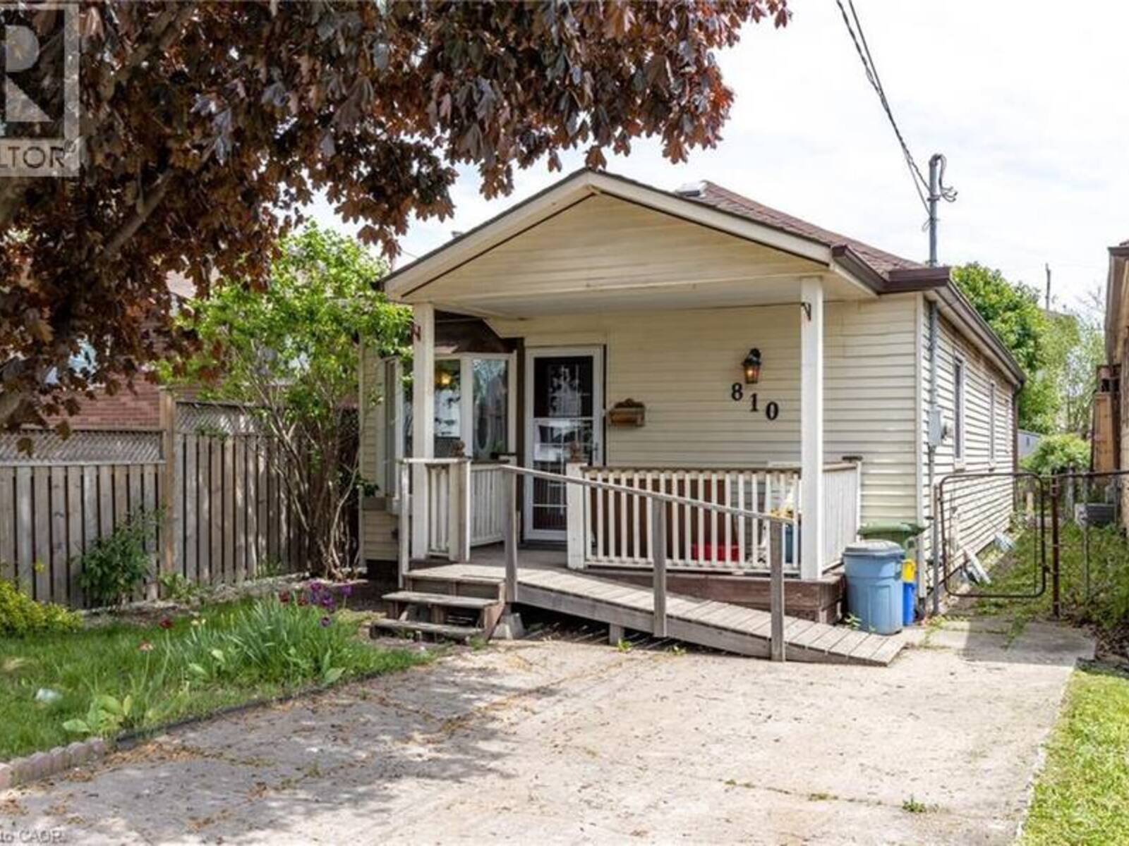810 TATE Avenue, Hamilton, Ontario L8H 6M2
