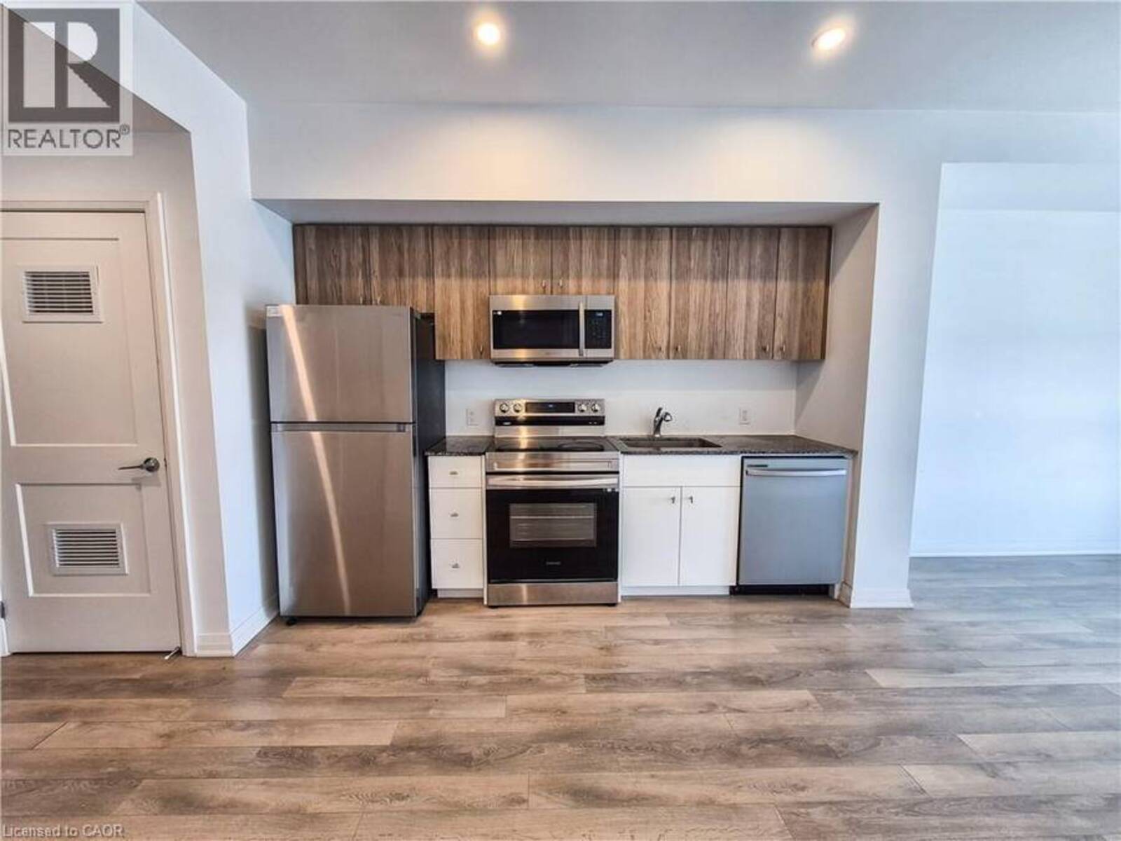 101 GOLDEN EAGLE Road Unit# 511, Waterloo, Ontario N2V 1C3