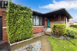 32 BELAIR Drive | Hamilton Ontario | Slide Image Five