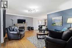 32 BELAIR Drive | Hamilton Ontario | Slide Image Eight