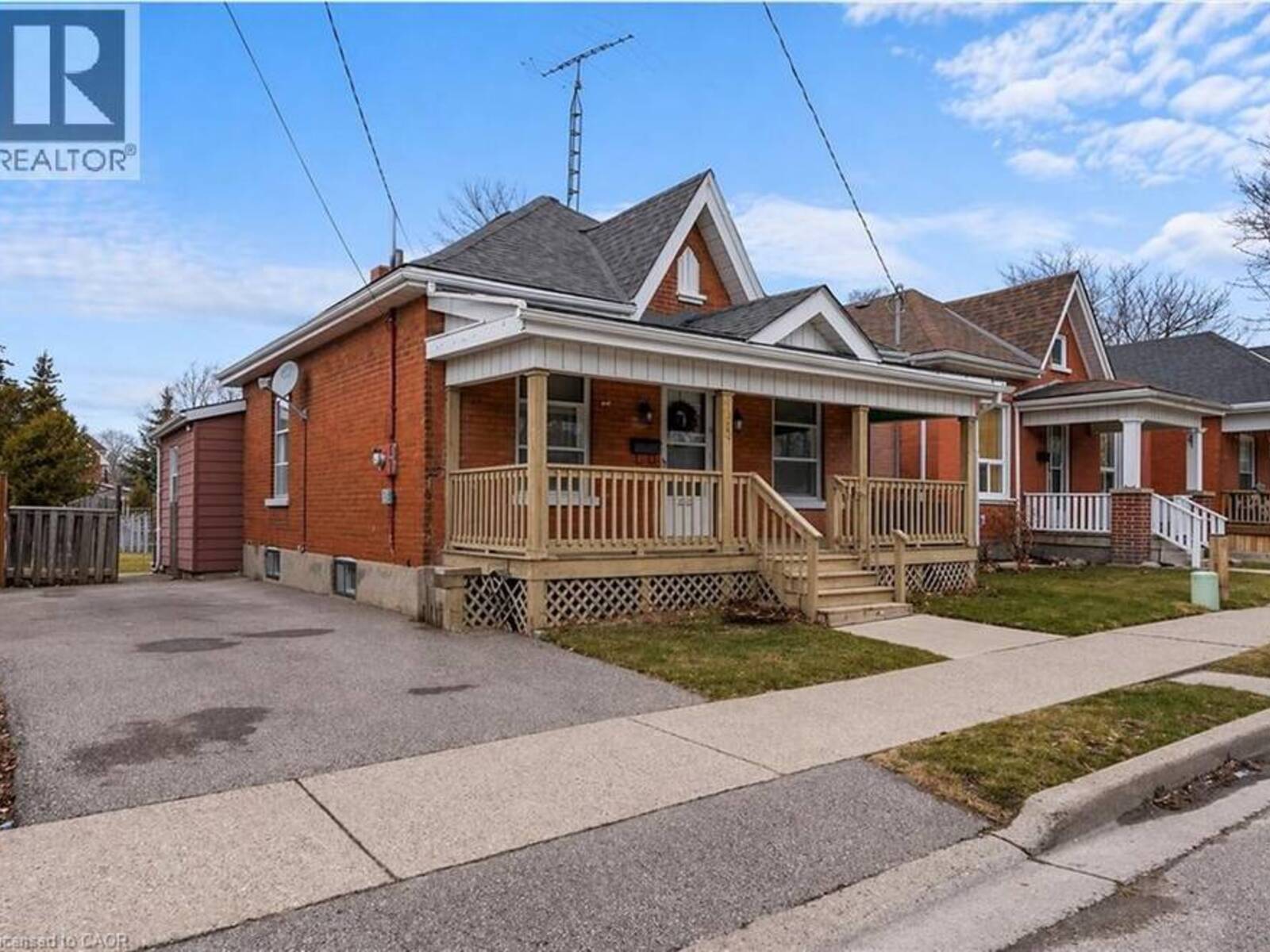 49 MINTERN Avenue, Brantford, Ontario N3S 1K9