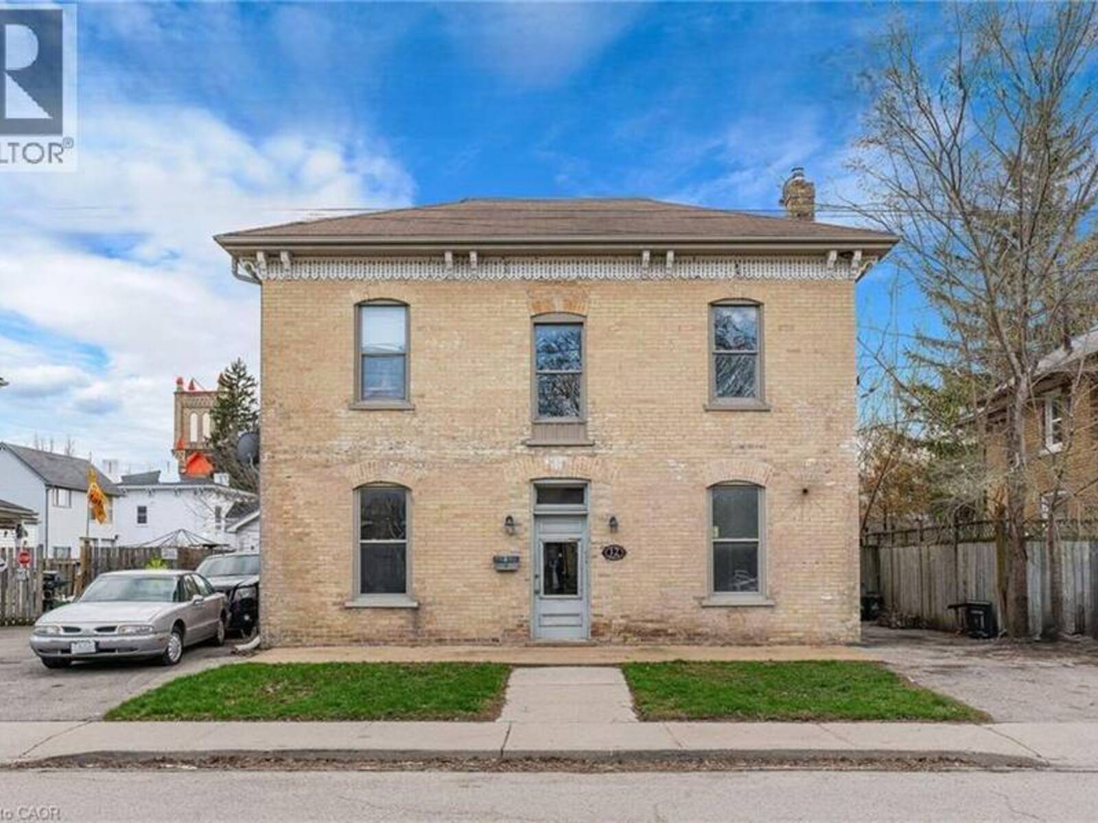 12 FLEET Street, Brantford, Ontario N3T 3S7