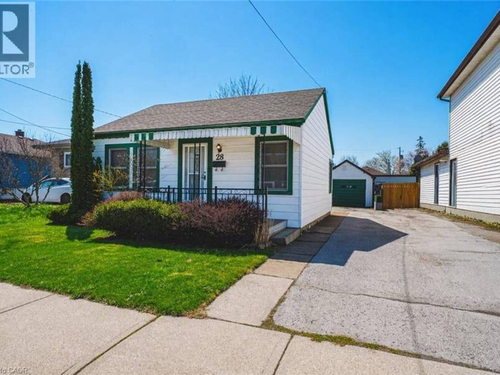 28 MUNN Street, Hamilton, Ontario L8V 1J9