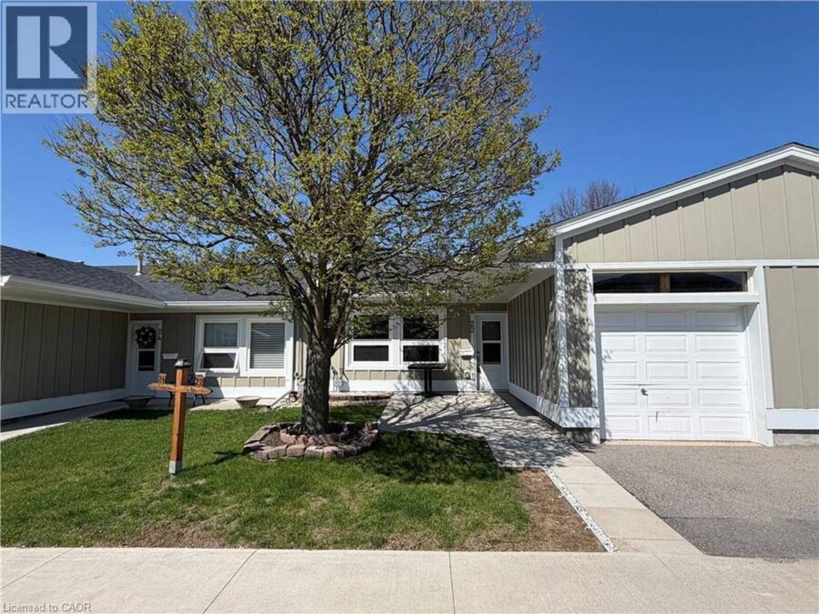 22 BISHOP TONNOS Way, Hamilton, Ontario L9B 2L7