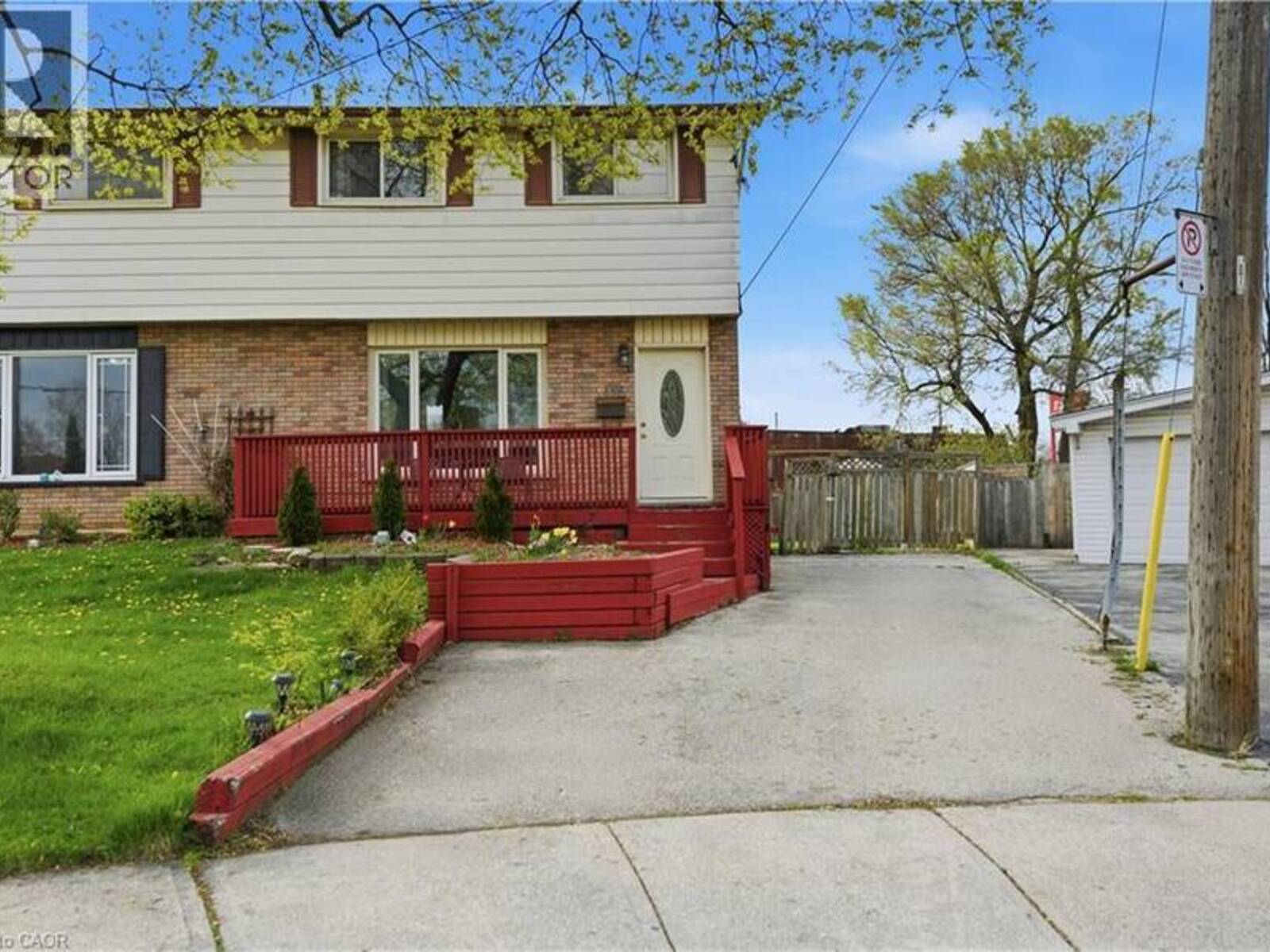 116 GAINSBOROUGH Road, Hamilton, Ontario L8E 1E1