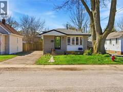 6376 ASH Street Niagara Falls Ontario, L2G 2H5