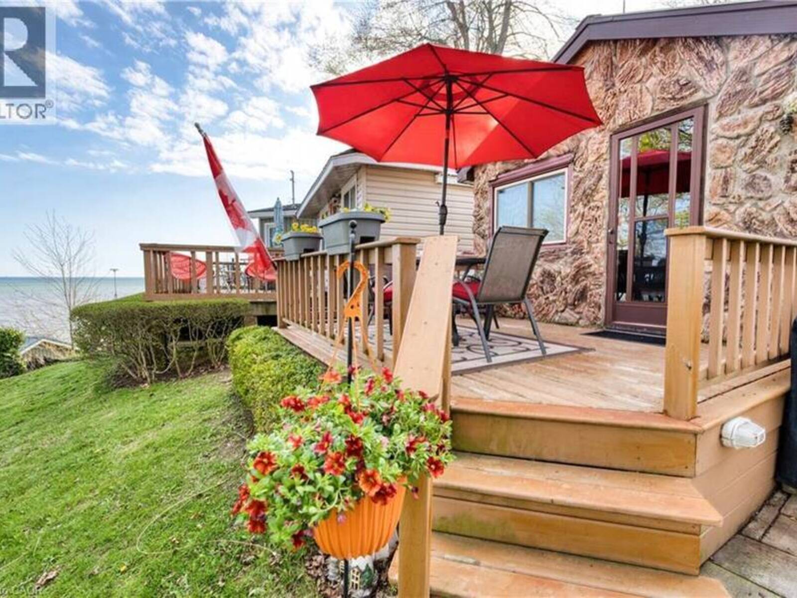 17 BUCKS Park, Port Dover, Ontario N0A 1N0